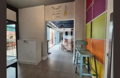 Casa com 3 quartos para alugar na Rua Cardoso de Almeida, Pacaembu, São Paulo