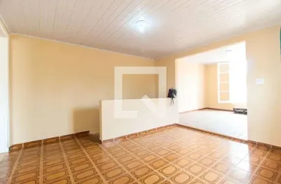 Casa com 2 quartos para alugar na Rua Miguel de Oliveira, Vila Jacuí, São Paulo