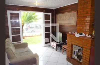 Casa com 2 quartos para alugar na Rua Monsenhor Jacarandá, Piratininga, Niterói