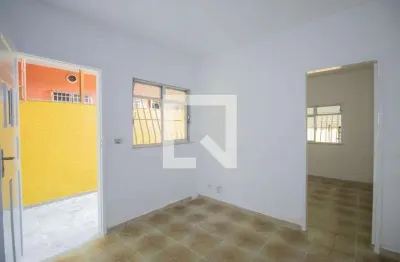 Casa com 1 quarto para alugar na Rua Ronaldo de Carvalho, Mutondo, São Gonçalo