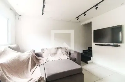 Casa para Aluguel - Jardim Lourdes, 2 Quartos,  65 m² - Ferraz de Vasconcelos