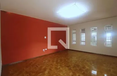 Casa com 4 quartos para alugar na Rua Olímpia, Utinga, Santo André