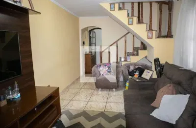 Casa com 3 quartos para alugar na Rua Santo Antônio de Lisboa, Vila Ede, São Paulo