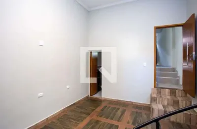 Casa com 2 quartos para alugar na Rua Quinze de Novembro, Canhema, Diadema