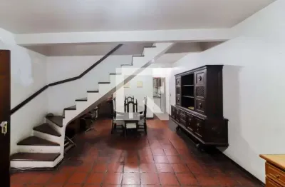 Casa com 3 quartos para alugar na Avenida Professor José Maria Alkmin, Butantã, São Paulo