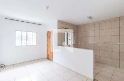 Casa com 2 quartos para alugar na Rua Maguari, I.A.P.I., Osasco