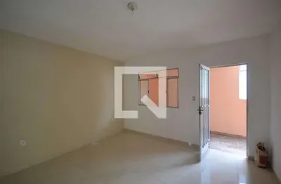 Casa para Aluguel - Areia Branca, 2 Quartos,  70 m² - Belford Roxo