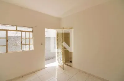 Casa para Aluguel - Guarani, 2 Quartos,  80 m² - Belo Horizonte