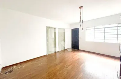 Casa com 2 quartos para alugar na Rua Professor Guilherme Belfort Sabino, Vila Romano, São Paulo