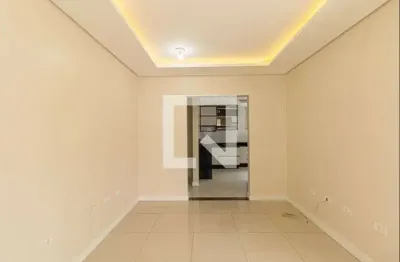 Casa com 3 quartos para alugar na Rua Sebastião Rodrigues dos Santos, Uberaba, Curitiba