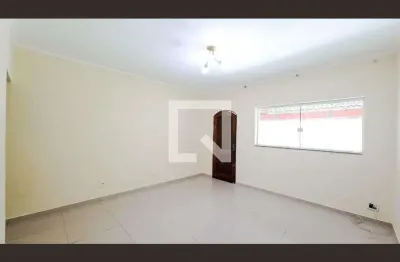 Casa com 2 quartos para alugar na Rua Vanderlei Leite De Lima, Picanço, Guarulhos