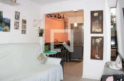 Casa com 2 quartos para alugar na Rua Cascavel, Boqueirão, Curitiba