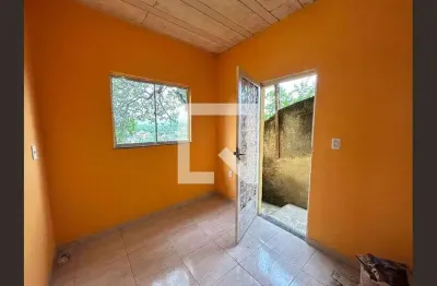 Casa com 1 quarto para alugar na Rua Genova, Deodoro, Rio de Janeiro