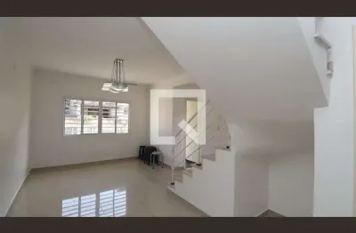 Casa com 3 quartos para alugar na Rua Cristóvão Lins, Vila Ede, São Paulo