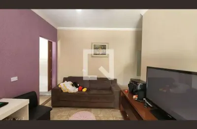 Casa com 2 quartos para alugar na Avenida Rafael de Paula Oliveira, Swiss Park, Campinas