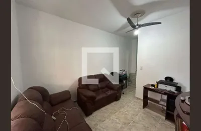 Casa com 2 quartos para alugar na Rua Vaz Lobo, Irajá, Rio de Janeiro