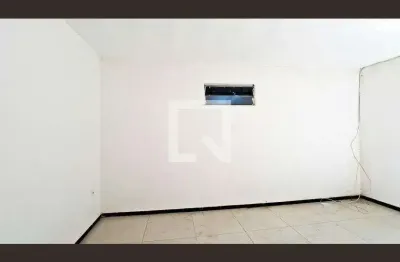 Casa para Aluguel - Pompéia, 2 Quartos,  35 m² - Belo Horizonte