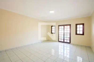 Casa com 2 quartos para alugar na Rua Nevada, Vila Falchi, Mauá