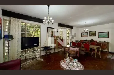 Casa com 3 quartos para alugar na Rua Acangueruçu, Butantã, São Paulo