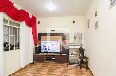 Casa com 2 quartos para alugar na Rua Mirinzal, Itaquera, São Paulo