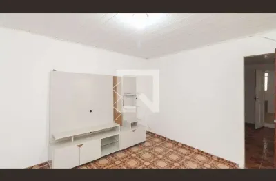 Casa com 2 quartos para alugar na Avenida Caraurana, Vila Mazzei, São Paulo
