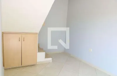 Casa com 2 quartos para alugar na Rua Francisco Fragoso, Piedade, Rio de Janeiro