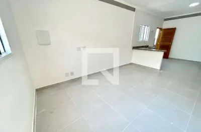 Casa com 2 quartos para alugar na Rua Inocência Ruedas Morales, Mikail II, Guarulhos