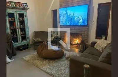 Casa com 3 quartos para alugar na Rua Ribeiro do Vale, Brooklin, São Paulo