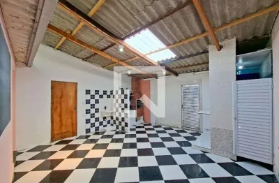 Casa para Aluguel - Sítio do Campo, 2 Quartos,  45 m² - Praia Grande