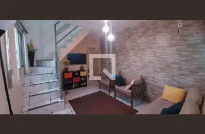 Casa com 3 quartos para alugar na Rua Primo Frezza, Jaguaribe, Osasco