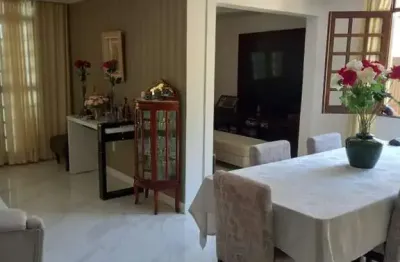 Casa à venda  quatro quartos, sendo 03 suítes, 02 master em lauro de freitas