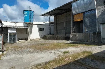 Galpão para aluguel com 400m², na principal avenida do bairro de prazeres.