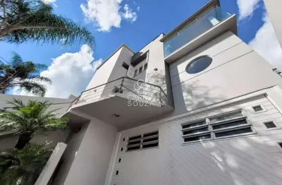 Residência na melhor localização do bairro hamburgo velho!