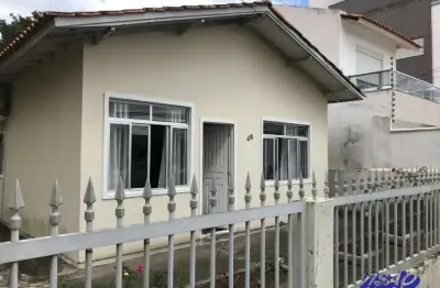 Casa com 3 quartos à venda na Rua Tiradentes, 46, Kobrasol, São José