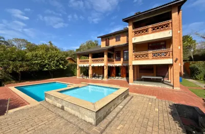 Vende-se luxuosa e sofisticada residência - alto padrão – acabamento em espécie de madeira nobre – granja viana