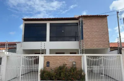Casa no orlando dantas - próxima a praça dário nunes
