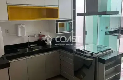 Vendo excelente casa em condomínio, semi-mobiliada – dois pisos (superior e inferior)