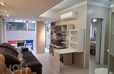 Apartamento 2 dormitórios com suíte 2 vagas de garagem no bairro petrópolis.