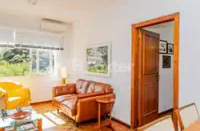 Vende-se: excelente apartamento de 3 quartos com 1 vaga na venâncio aires, bairro farroupilha.