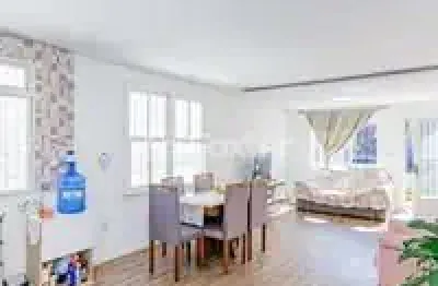 Excelente casa com 03 dorm, suíte, garagem no bairro cristal, porto alegre/rs