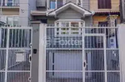 Linda casa com 3 quartos e 2 vagas de estacionamento - bairro chácara das pedras
