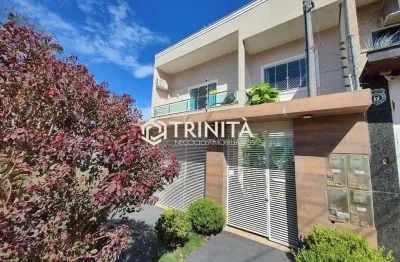 Sobrado triplex com 1 suíte, 2 quartos e 2 vagas | alto alegre