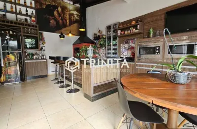 Sobrado com 1 suíte com closet e 1 escritório | neva