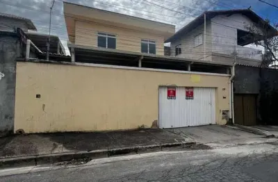 Casa a venda no bairro tropical com 2 quartos e 2 vagas