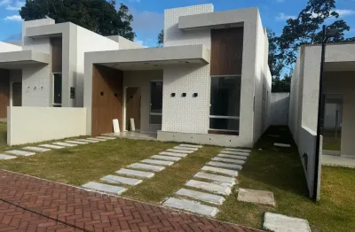 Casa térrea, pronta para morar, planta de 2/4 com suíte e aréa privativa