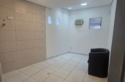 Sala para locação no centro de taboão da serra proxímo a delegacia,  região com muito movimento