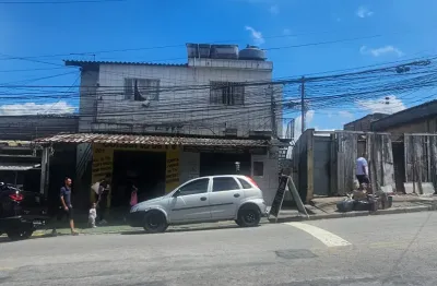 Casa com ponto comercial  á venda no Parque Pinheiros em Taboão da Serra