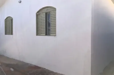 Casa em excelente localização próximo do parque do sabia excelente para investimento.