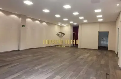 Salão Comercial de 120m² com 2 Banheiros para Locação na Benjamin Constant no Centro de Suzano-SP