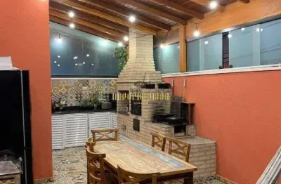 Sobrado à venda com 3 dormitórios, sendo 1 suíte com área gourmet e piscina no condomínio recanto das araucárias em suzano-sp